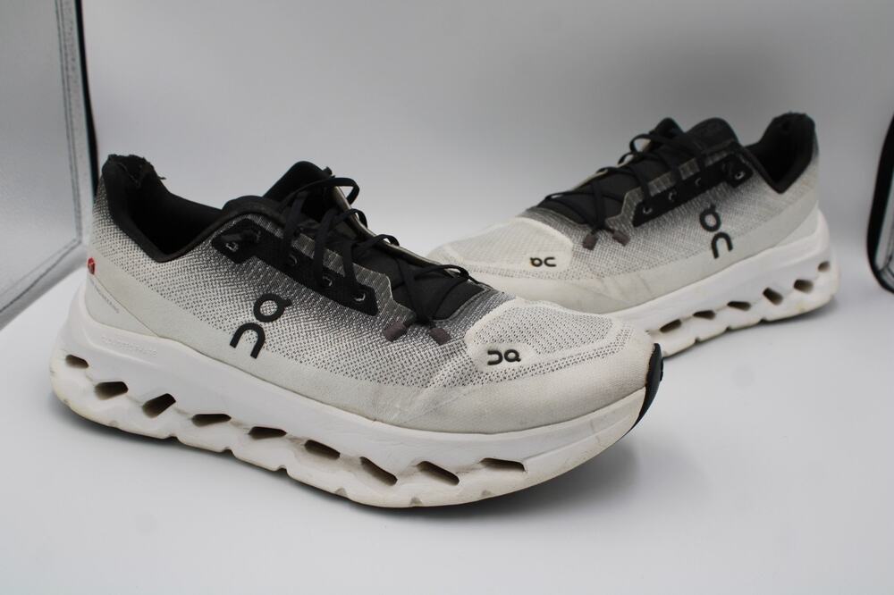 Size 10 - On Running Cloudtilt Black Ivory - 3ME10101430 - MSRP $170